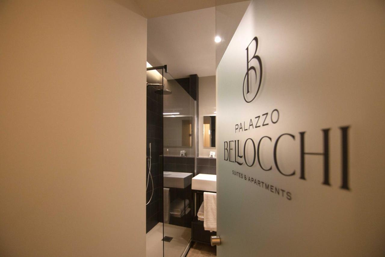 Palazzo Bellocchi - Suites & Apartments ブリンディジ エクステリア 写真