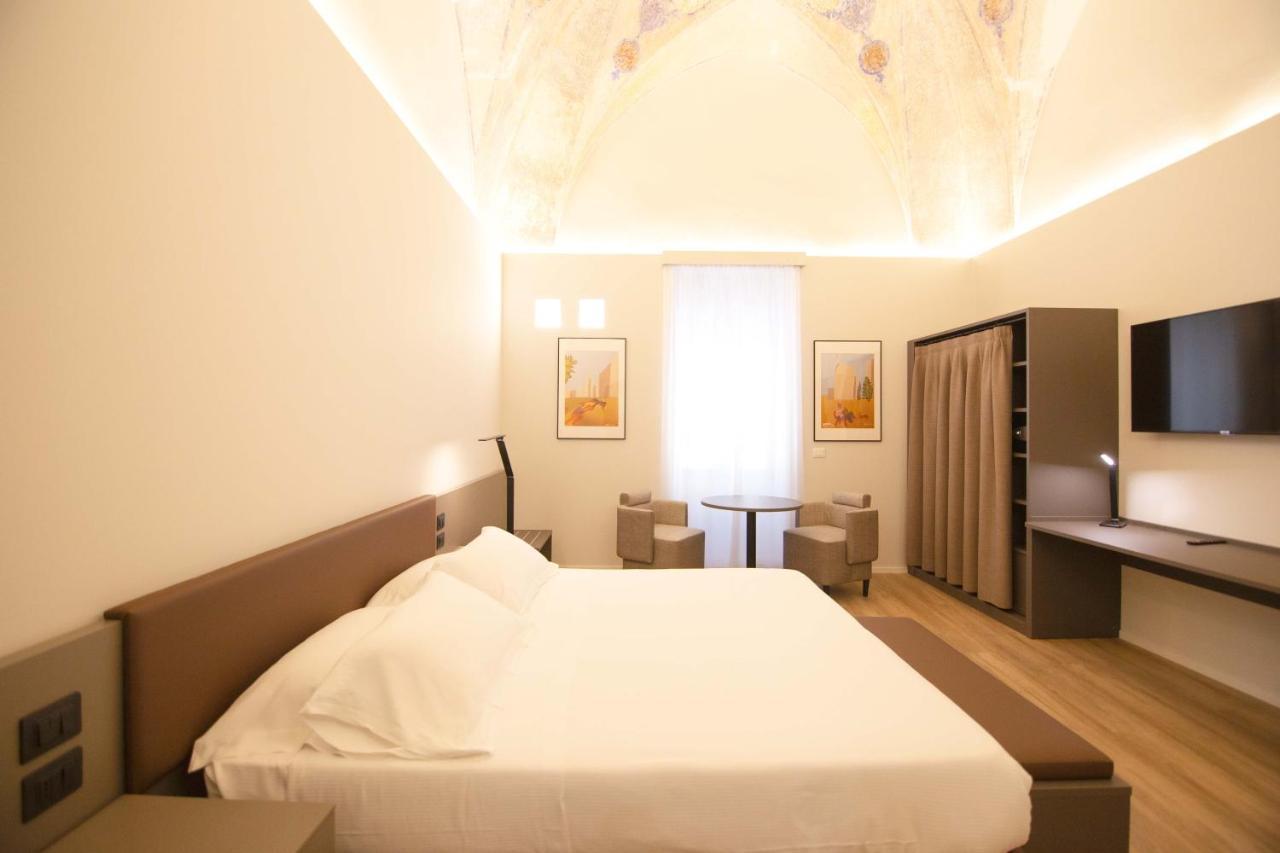 Palazzo Bellocchi - Suites & Apartments ブリンディジ エクステリア 写真