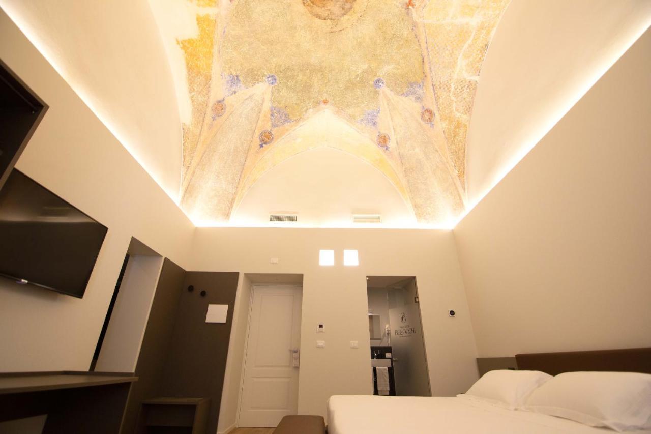 Palazzo Bellocchi - Suites & Apartments ブリンディジ エクステリア 写真