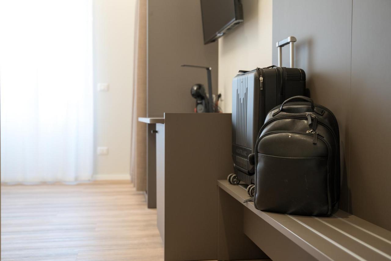 Palazzo Bellocchi - Suites & Apartments ブリンディジ 部屋 写真