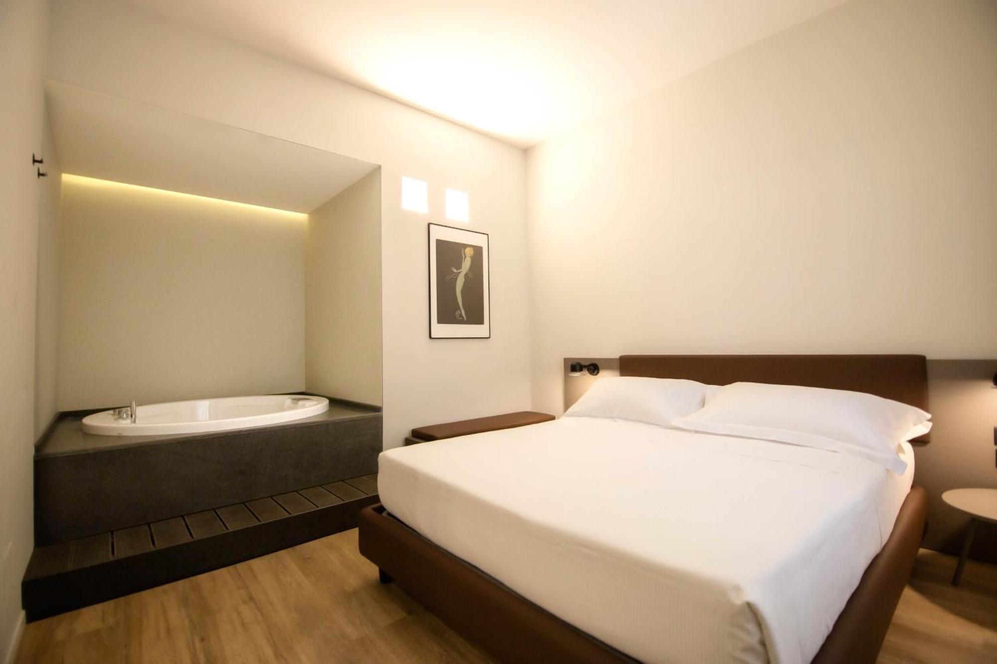 Palazzo Bellocchi - Suites & Apartments ブリンディジ 部屋 写真